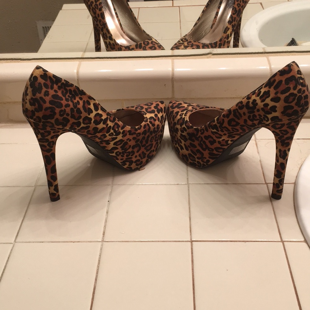 Charlotte Russe Animal print heel - Picture 5 of 5